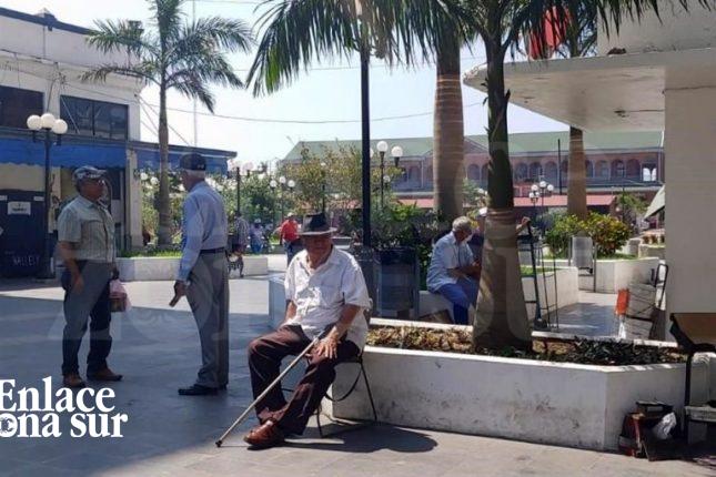 Adultos mayores claman vacuna en Tampico