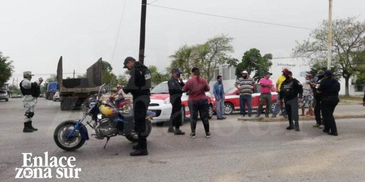 Padre e hijo se estampan contra Taxi.