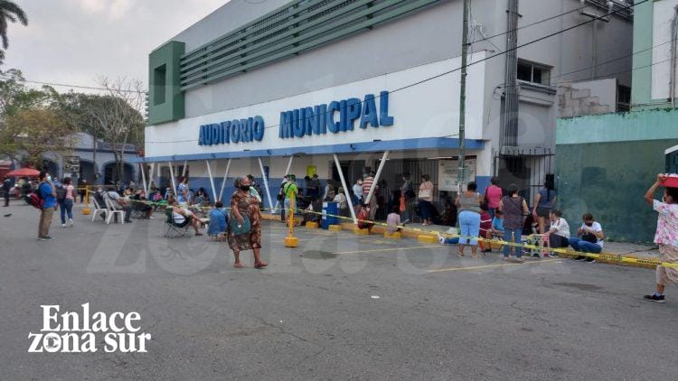 Sin aglomeraciones y con mayor fluidez, comenzó la segunda dosis de vacunación.