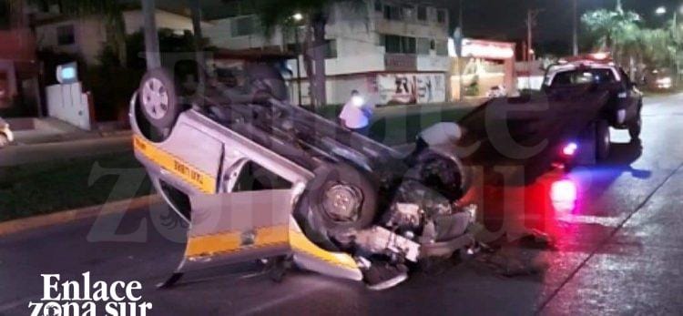 Madero: Hombre conducía su taxi a exceso de velocidad y vuelca