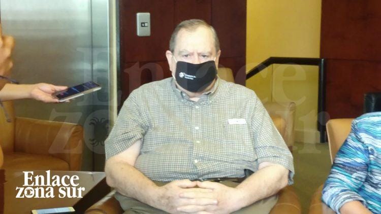 Inversionistas retiran millones por agua salda.