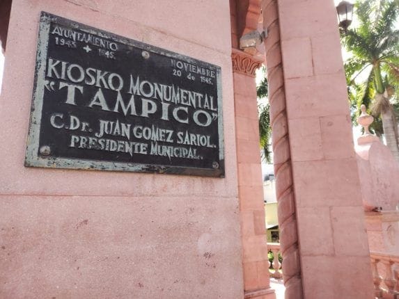 Borran «pintas» de quiosco en Tampico