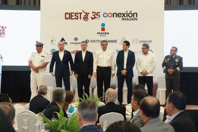 PRESENTE ALTAMIRA EN EL 35 ANIVERSARIO DEL CIEST