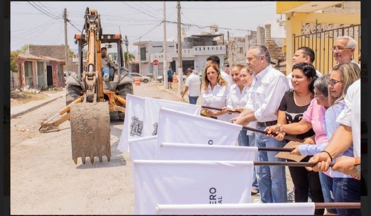Dan Banderazo de arranque a Obra de Pavimentación en Col. Miramápolis