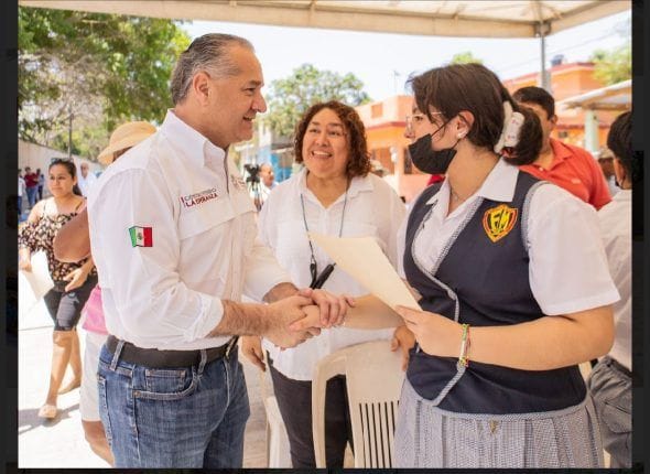 Beneficia Adrián Oseguera con más Obras de Pavimentación