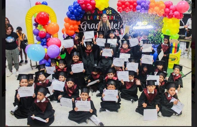 Se gradúan 365 estudiantes de los CAIC’S del DIF Madero