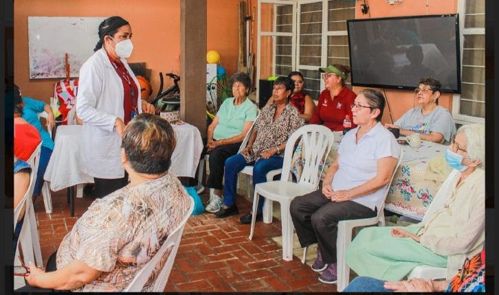 Imparte DIF Madero pláticas sobre el cuidado de la salud a adultos mayores