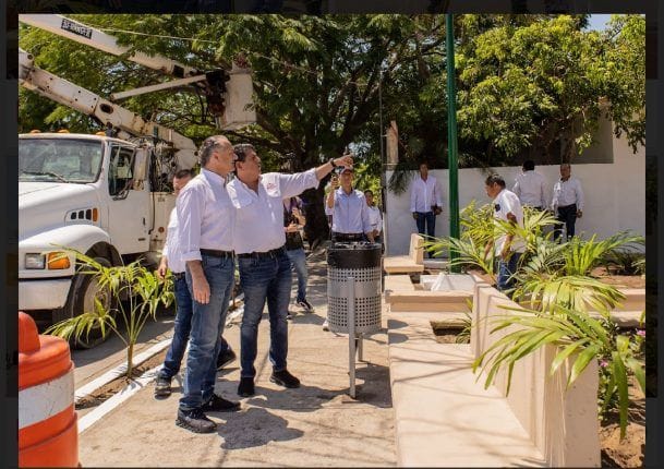 Continúa el embellecimiento de plazas de la urbe petrolera