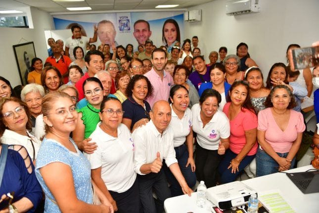 Imparte Mon Maron conferencia a mujeres panistas