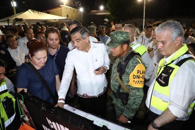 Coordina Américo rescate de víctimas en iglesia de Madero