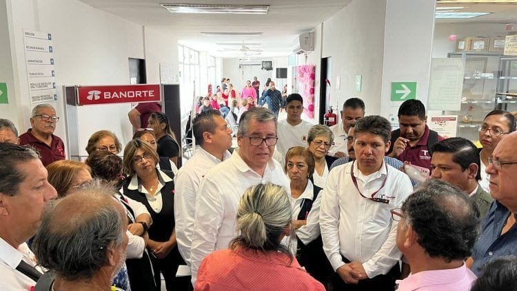 Enviado de Salud Tamaulipas recoge reclamos de sindicalizados