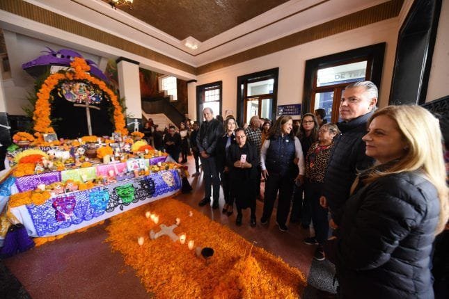 Encabeza Chucho Nader Instalación de Altares y Procesión de Día de Muertos