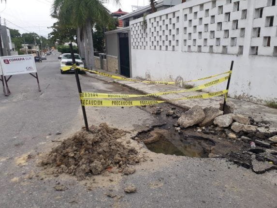 Comercios alzan la voz ante fugas de aguas negras; Comapa ignora