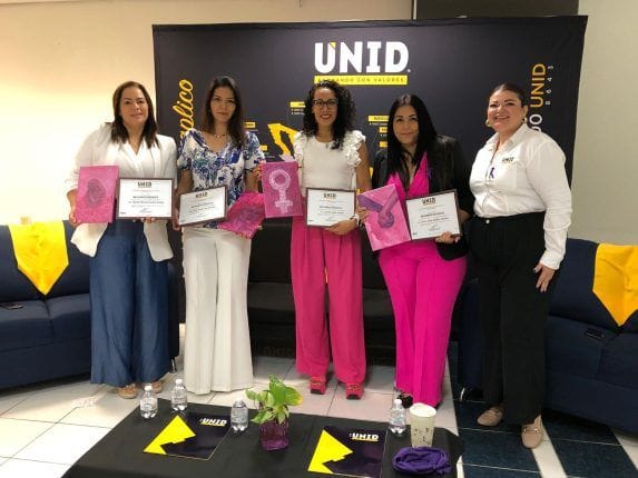 Se pronuncia Cynthia Jaime contra la violencia de género durante foro universitario