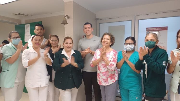 Israel superó el cáncer testícular.