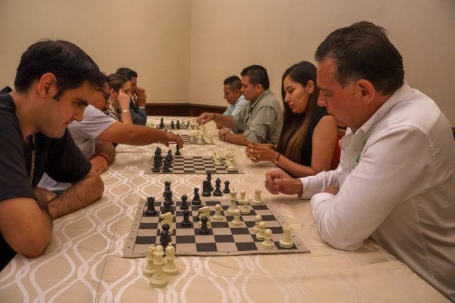 Impulsará “Geño” el ajedrez como estrategia para fortalecer capacidades de los estudiantes