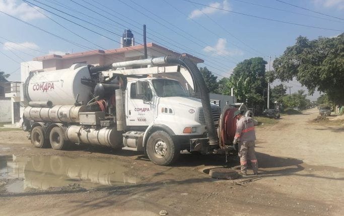 Realiza COMAPA Altamira desazolve y mantenimiento de pozos de visita